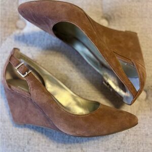 BCBGeneration Tan/Nude/Brown Suede Wedges size 7
